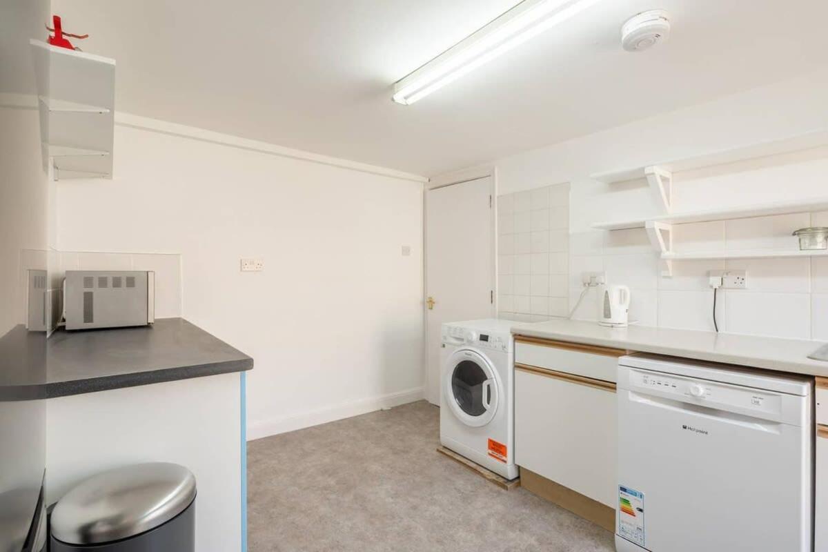 Spacious 3 Bedroom Flat In Heart Of City Centre เคมบริดจ์ ภายนอก รูปภาพ